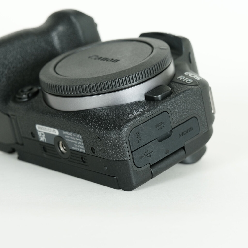 Canon EOS R10