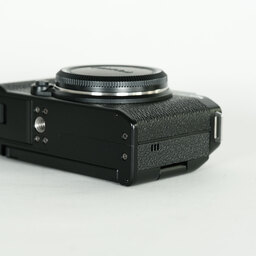 FUJIFILM X-M5