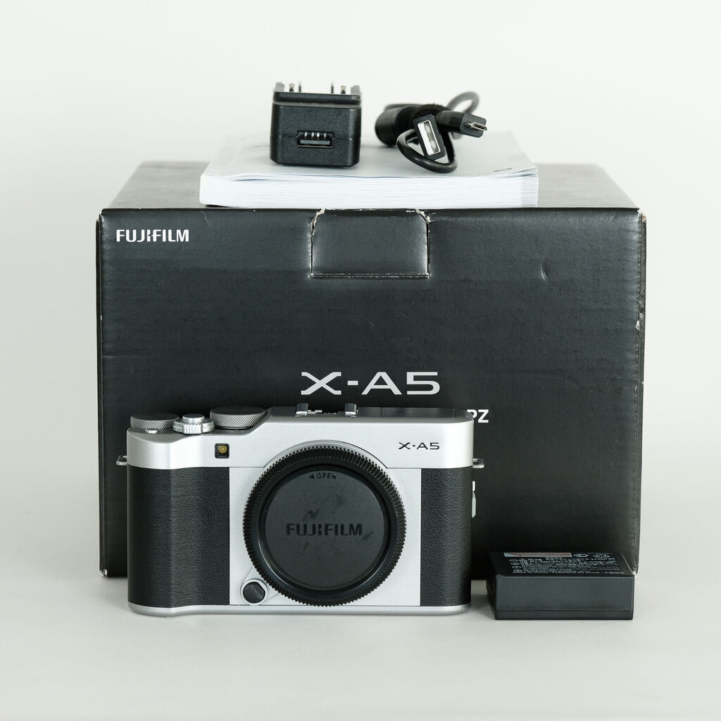FUJIFILM X-A5
