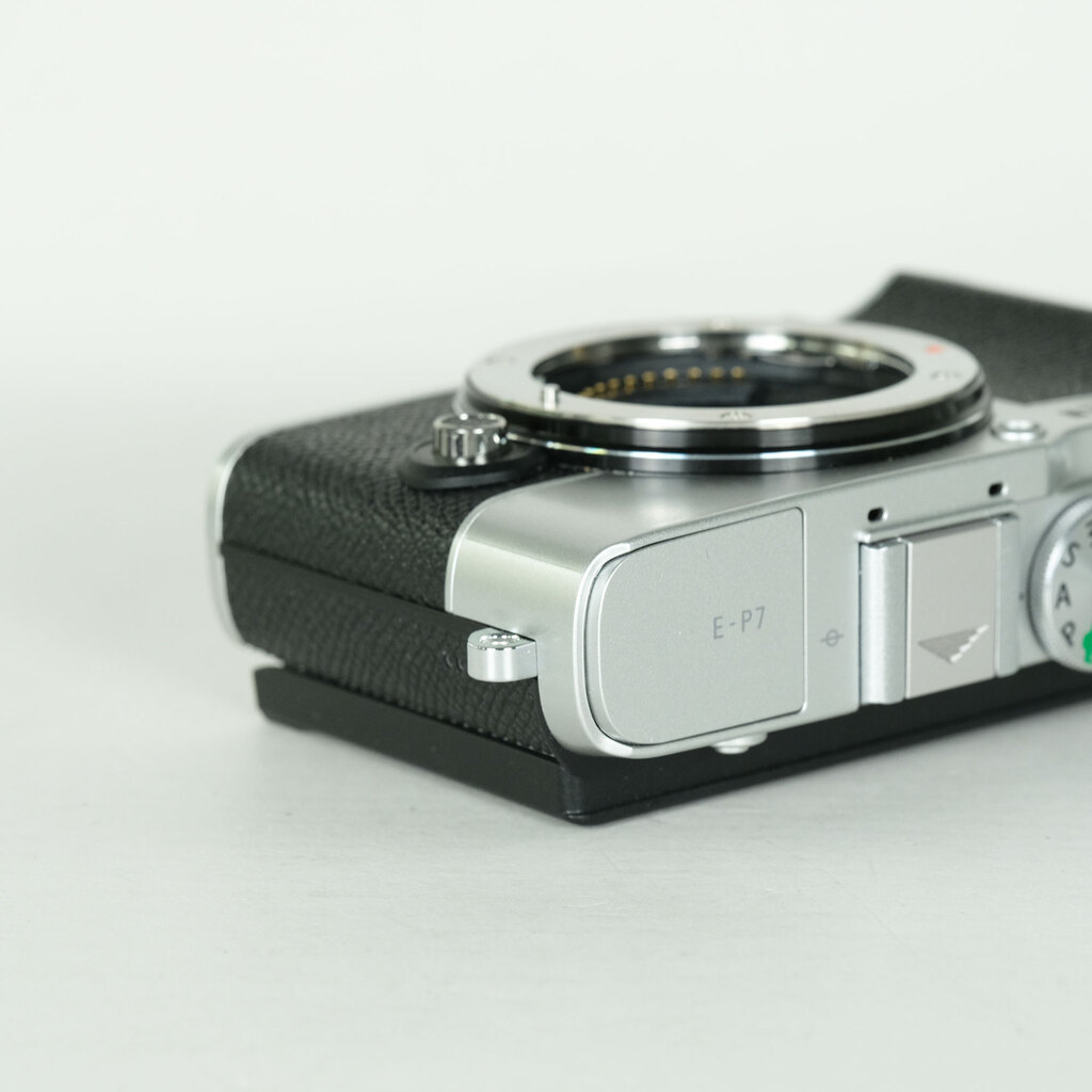 OLYMPUS PEN E-P7