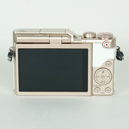 Panasonic LUMIX DC-GF90 ボディ ホワイト