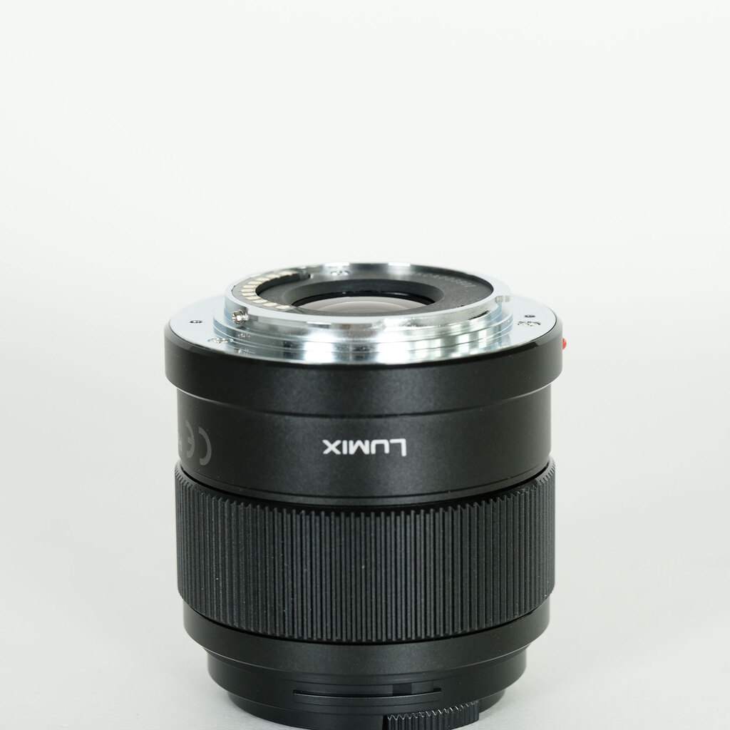 Panasonic LUMIX G 42.5mm / F1.7 ASPH. / POWER O.I.S.
