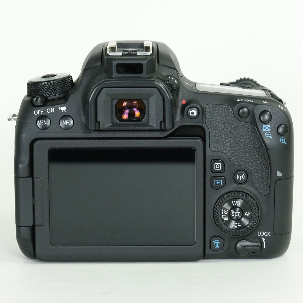 Canon EOS 9000D