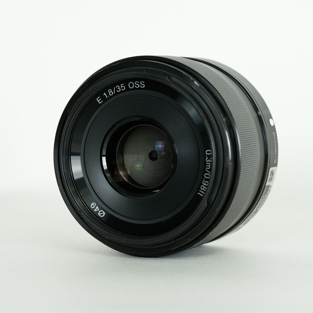 SONY E 35mm F1.8 OSS SEL35F18