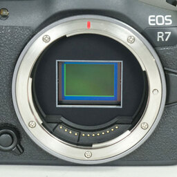 Canon EOS R7