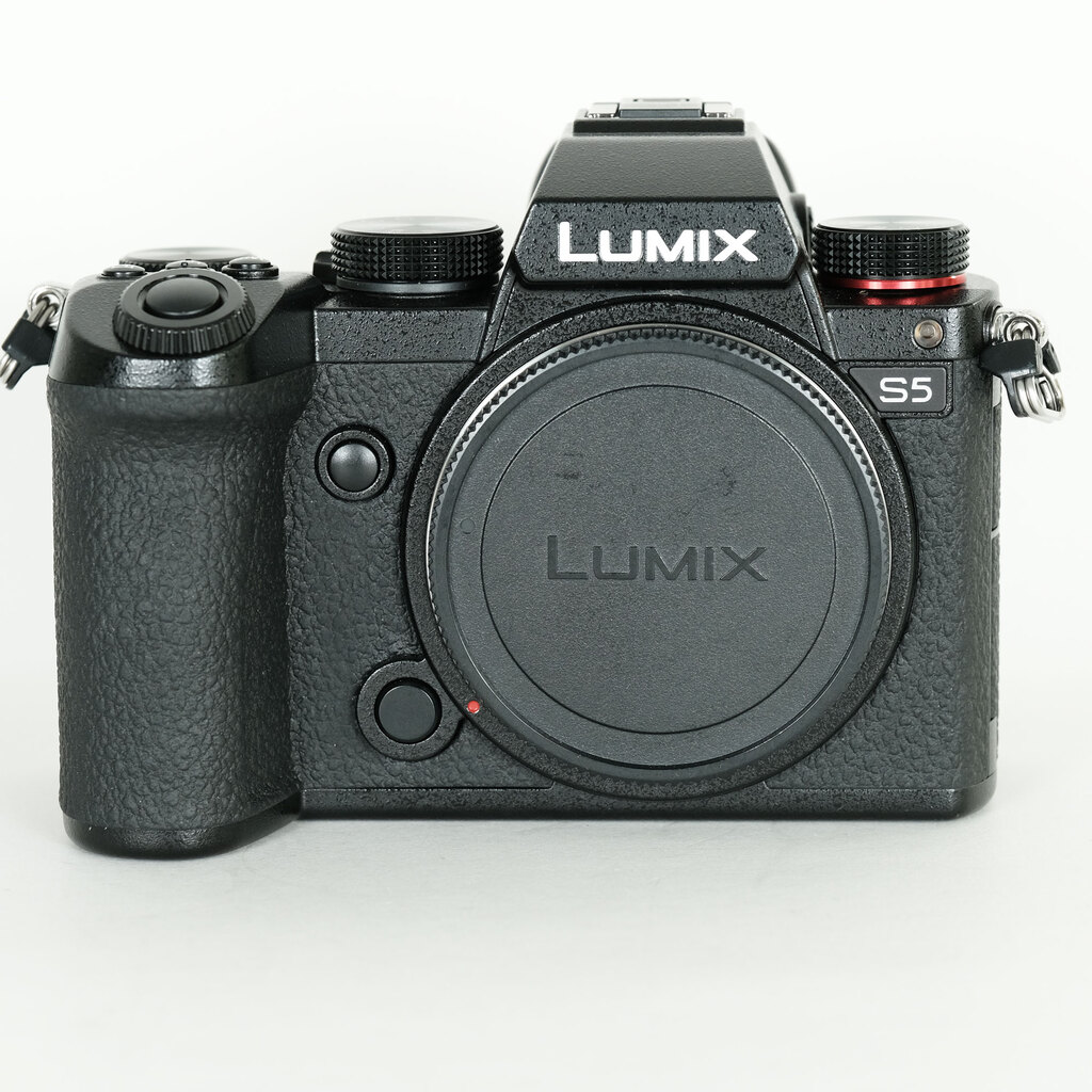 Panasonic LUMIX DC-S5