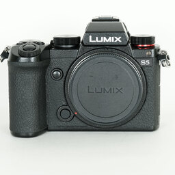 Panasonic LUMIX DC-S5