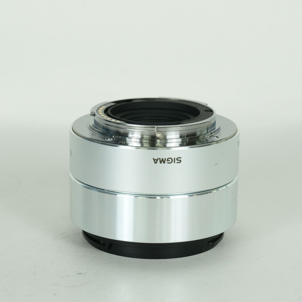 SIGMA A 30mm F2.8 DN (ソニーE用)シルバーの出品 | ONE SCENE（ワン