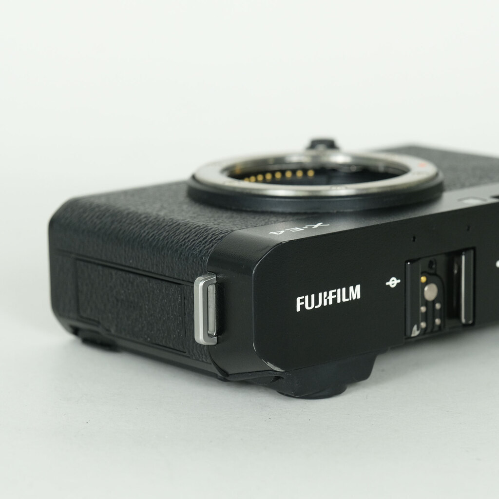 FUJIFILM X-E4 ブラック　ボディ・外箱・説明書他・予備バッテリー付き FUJIFILM X-E4の出品 | ONE SCENE（ワンシーン）