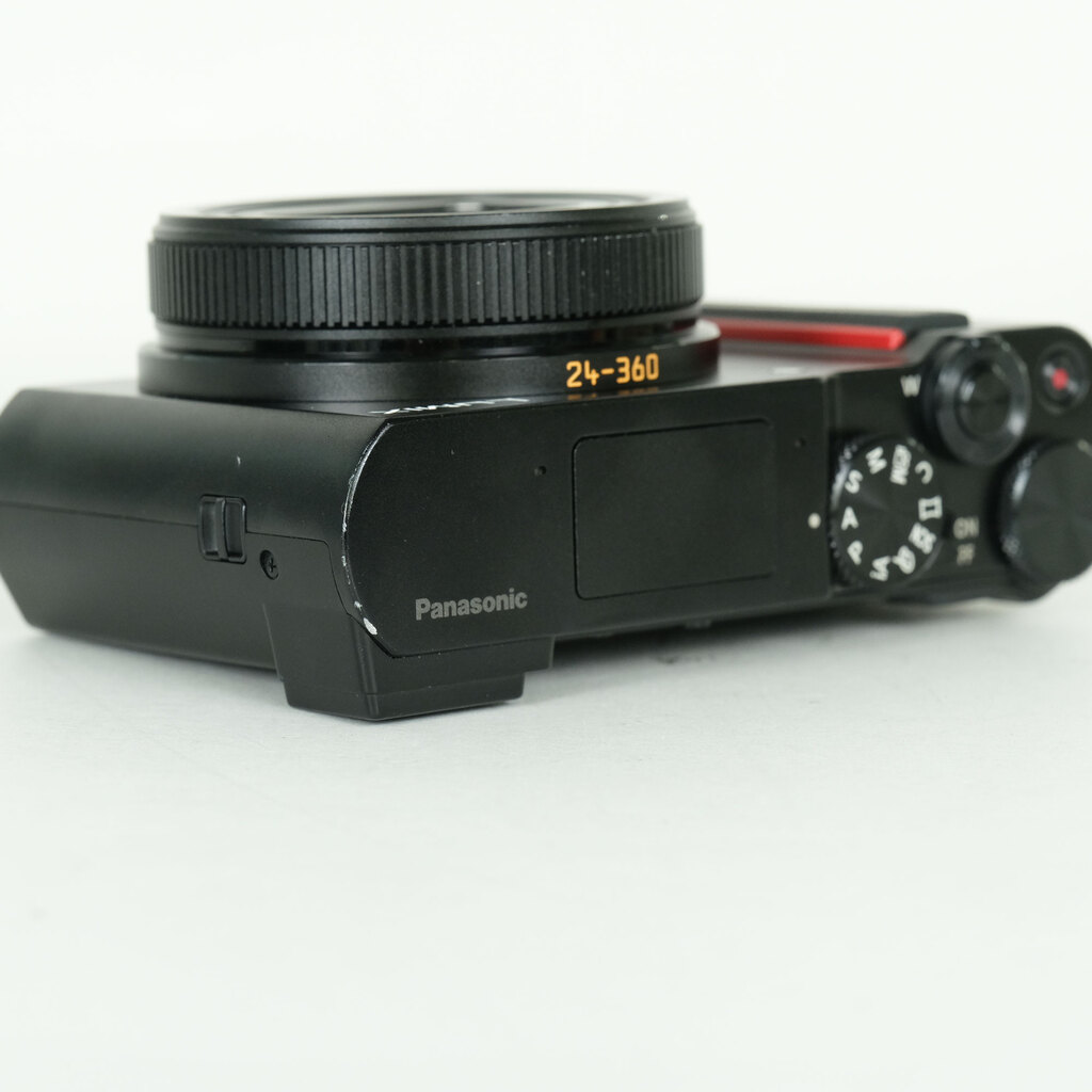 【美品】Panasonic LUMIX TX2 ブラック Panasonic LUMIX DC-TX2 ブラックの出品 | ONE SCENE（ワンシーン）