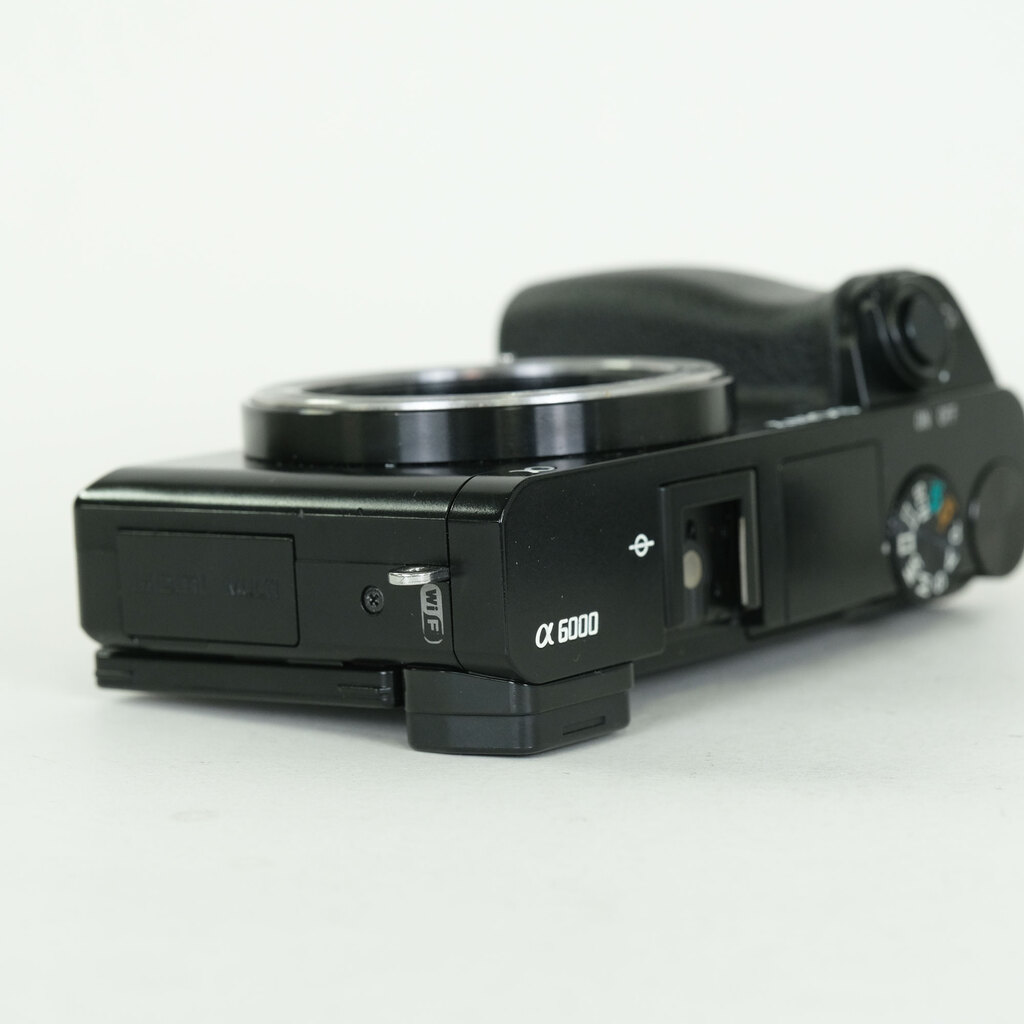 SONY α6000（ILCE-6000）の出品 | ONE SCENE（ワンシーン）