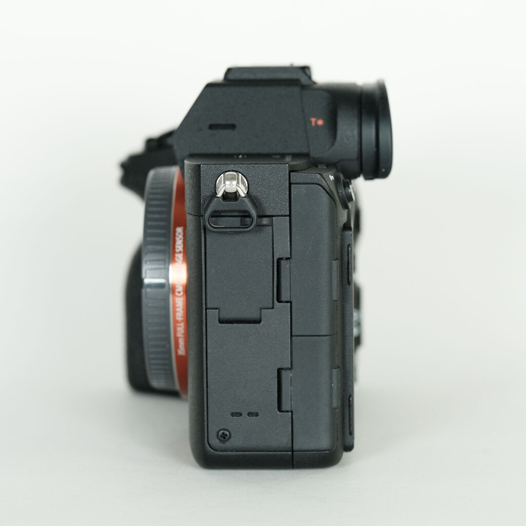 SONY α7RIV ボディ ILCE-7RM4A   【後期モデル 液晶下部にSONYロゴなし】