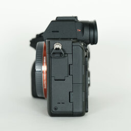 SONY α7RIV ボディ ILCE-7RM4A   【後期モデル 液晶下部にSONYロゴなし】