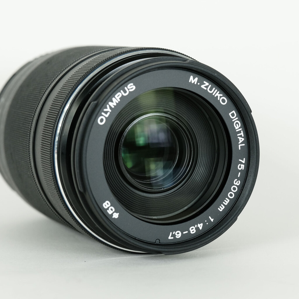 OLYMPUS M.ZUIKO DIGITAL ED 75-300mm F4.8-6.7 II