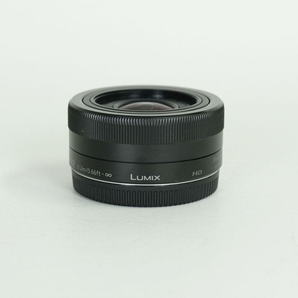 Panasonic LUMIX G VARIO 12-32mm / F3.5-5.6 ASPH. / MEGA O.I.S. Panasonic LUMIX G VARIO 12-32mm / F3.5-5.6 ASPH. / MEGA O.I.S.