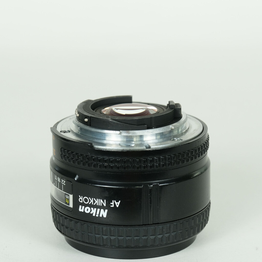 Nikon Ai AF Nikkor 24mm F2.8D
