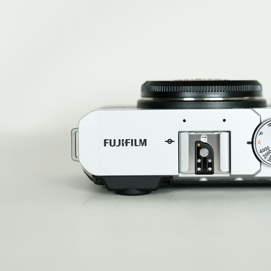 FUJIFILM X-E4