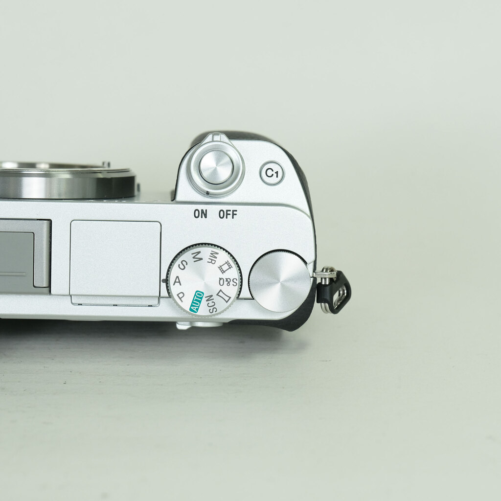 SONY α6400(ILCE-6400) SONY α6400(ILCE-6400)