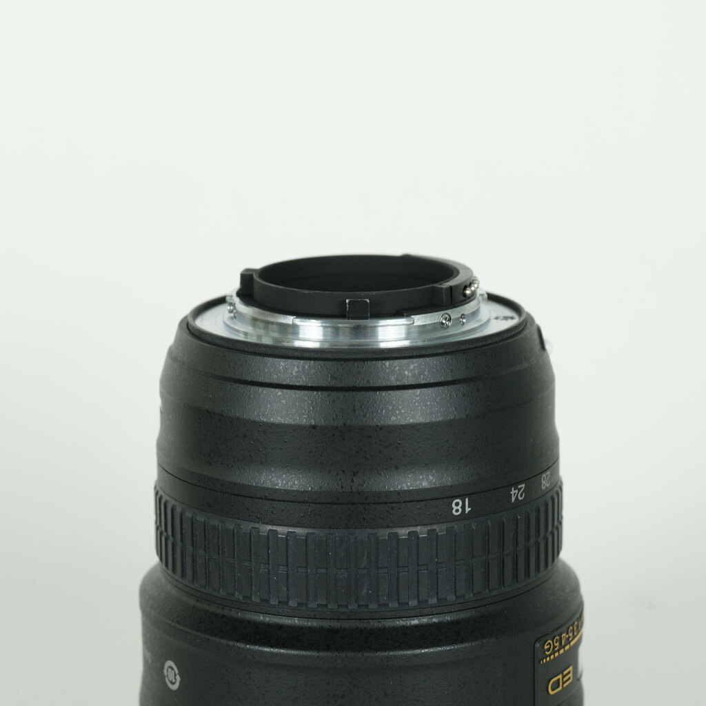 Nikon AF-S NIKKOR 18-35mm F3.5–4.5 G ED Nikon AF-S NIKKOR 18-35mm F3.5–4.5 G ED