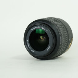 Nikon AF-S DX NIKKOR 18-55mm F3.5-5.6 G VR Nikon AF-S DX NIKKOR 18-55mm F3.5-5.6 G VR