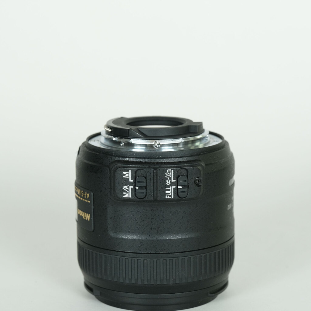Nikon AF-S DX Micro NIKKOR 40mm f/2.8G