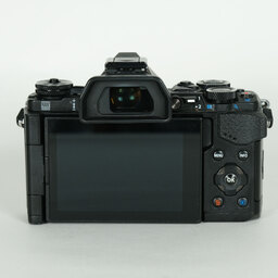 OLYMPUS OM-D E-M5 Mark II