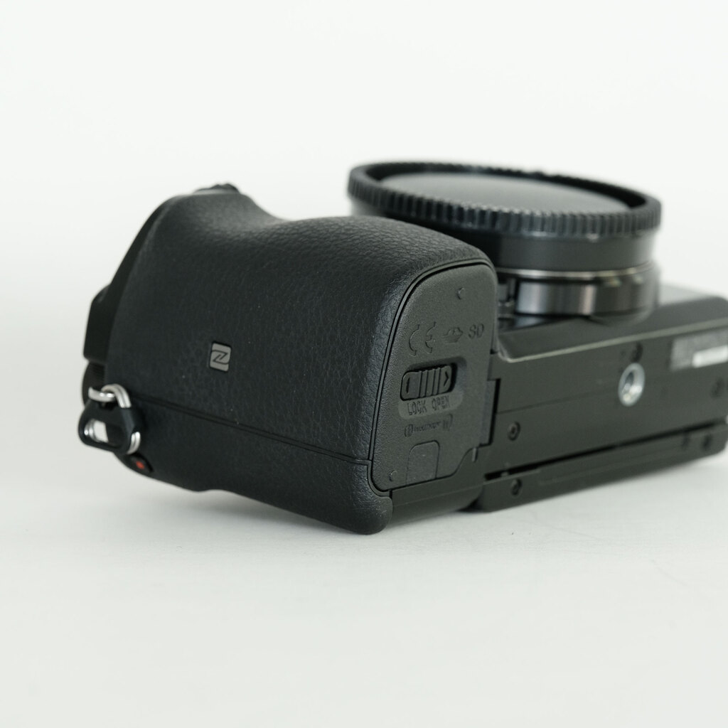 SONY α6100（ILCE-6100）
