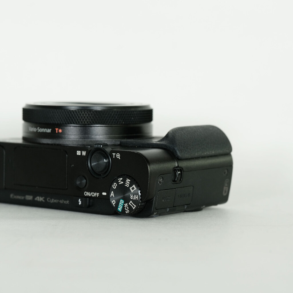 SONY Cyber-shot DSC-RX100M6