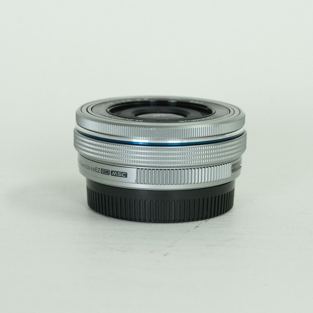 OLYMPUS M.ZUIKO DIGITAL ED 14-42mm F3.5-5.6 EZ シルバー