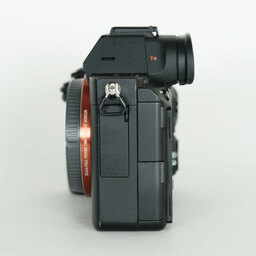 SONY α7RIII ボディ ILCE-7RM3A   【後期モデル 液晶下部にSONYロゴなし】