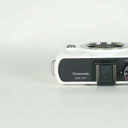 Panasonic LUMIX DMC-GF1 ボディ シェルホワイト