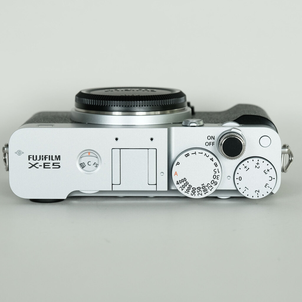FUJIFILM X-E5