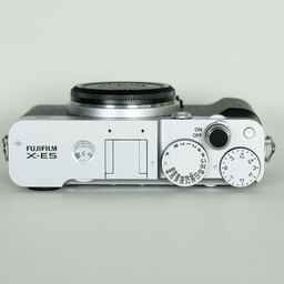 FUJIFILM X-E5