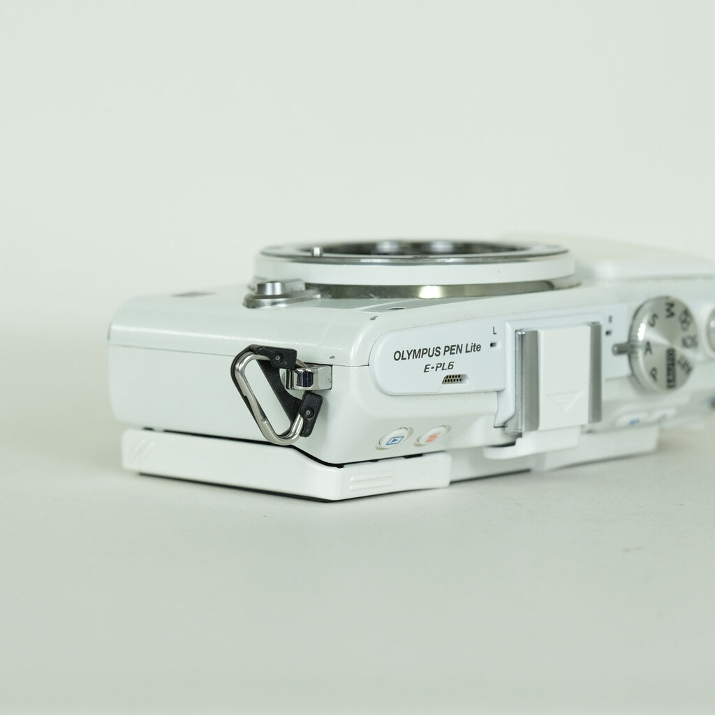OLYMPUS PEN Lite E-PL6 ボディ ホワイト