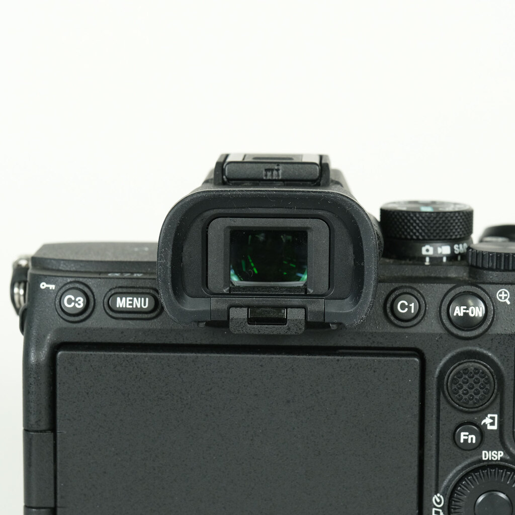 SONY α7 IV（ILCE-7M4）の出品 | ONE SCENE（ワンシーン）