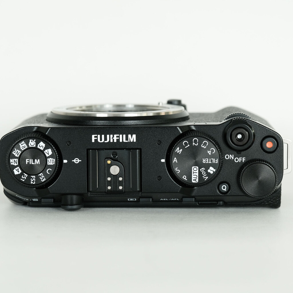 FUJIFILM X-M5