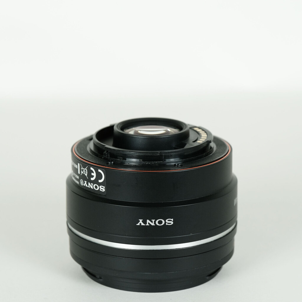 SONY DT 35mm F1.8 SAM SAL35F18