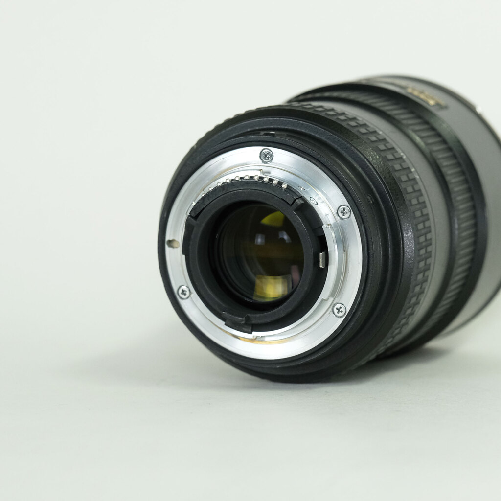 Nikon AF-S DX Zoom-Nikkor 17-55mm f/2.8G IF-ED Nikon AF-S DX Zoom-Nikkor 17-55mm f/2.8G IF-ED