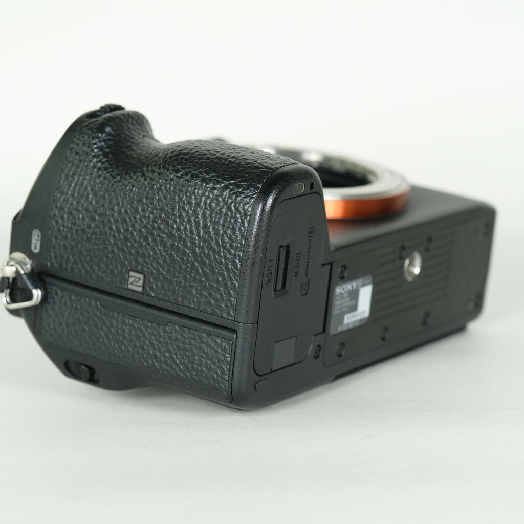 SONY α7 III(ILCE-7M3) SONY α7 III(ILCE-7M3)