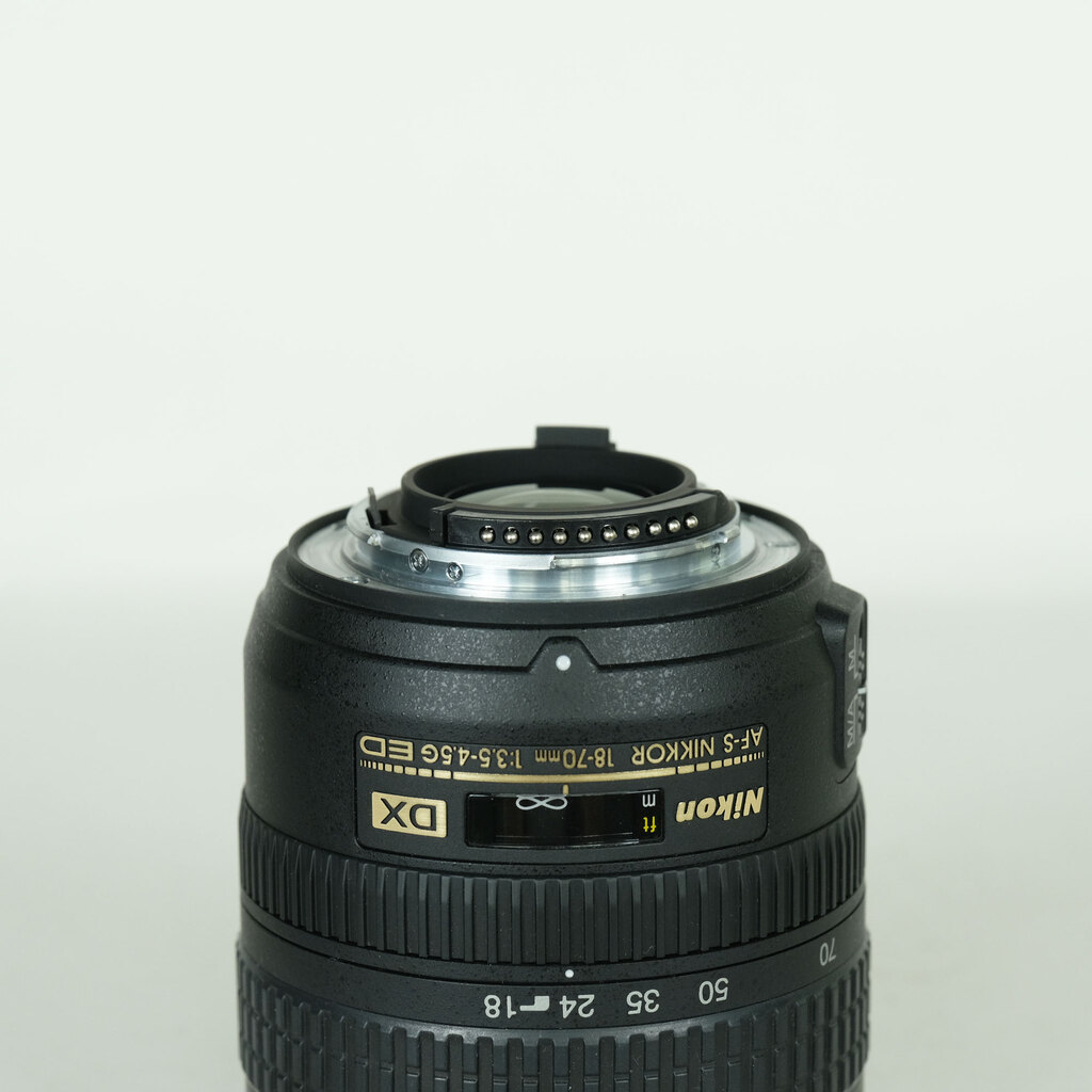 Nikon AF-S DX 18-70mm F3.5-4.5G(IF)の出品 | ONE SCENE（ワンシーン）