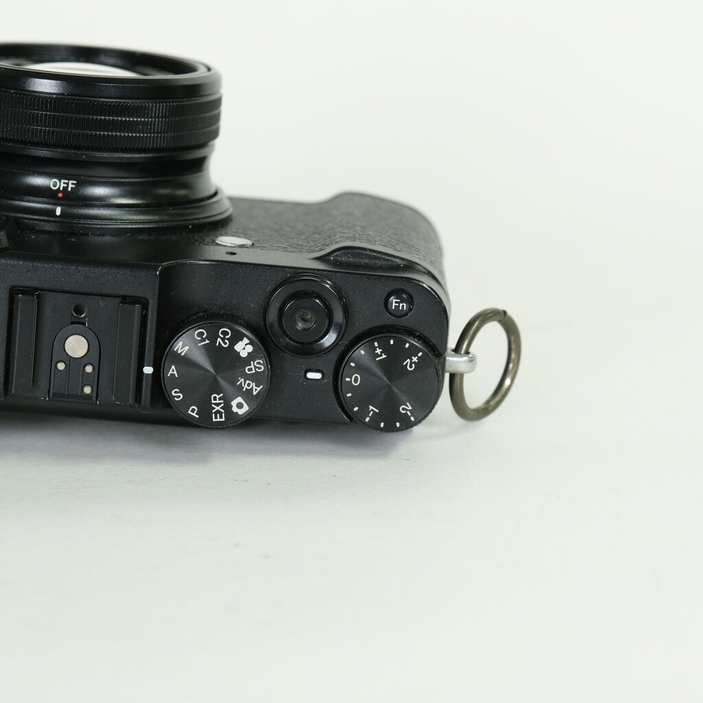 FUJIFILM X10 ブラック