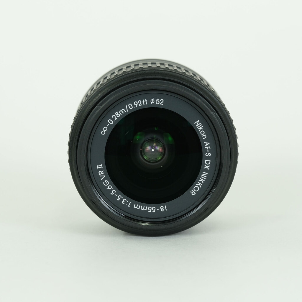 Nikon AF-S DX NIKKOR 18-55mm f3.5-5.6G VR II Nikon AF-S DX NIKKOR 18-55mm f3.5-5.6G VR II