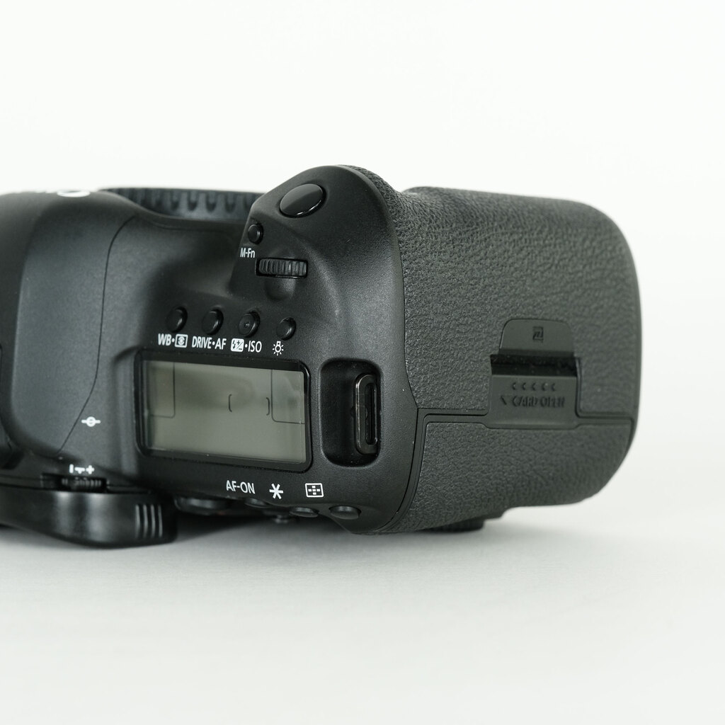 Canon EOS 5D Mark IV