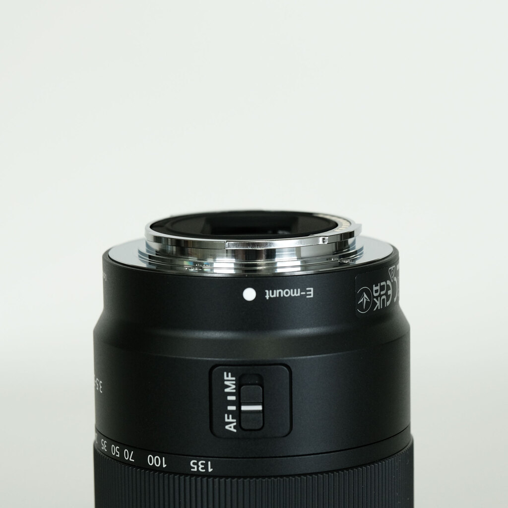 SONY E 18-135mm F3.5-5.6 OSS SEL18135