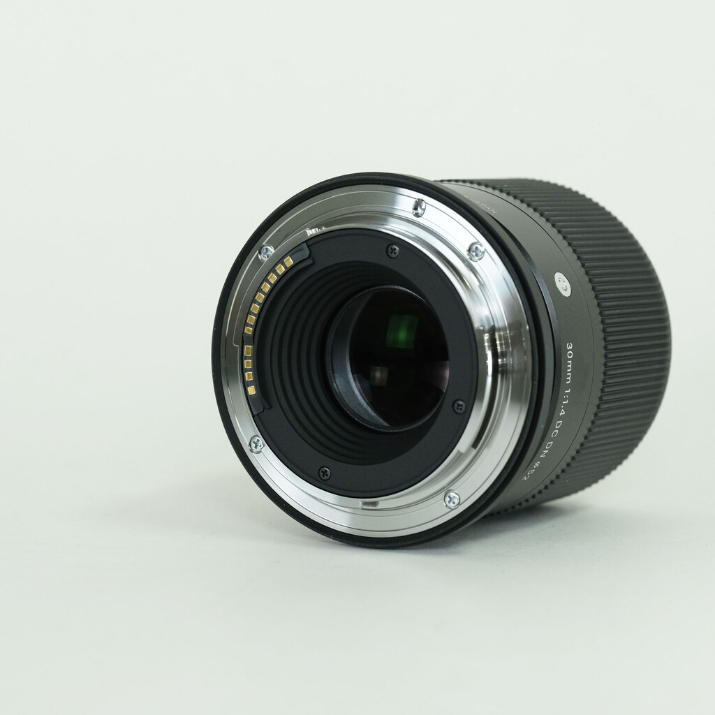 SIGMA 30mm F1.4 DC DN｜Contemporary [キヤノンRF用]