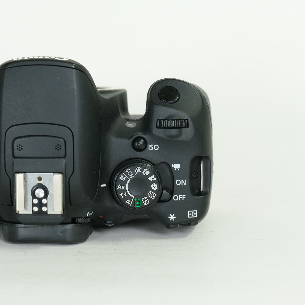 Canon EOS Kiss X7i