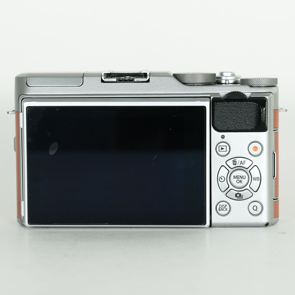 FUJIFILM X-A5 ボディ ブラウン
