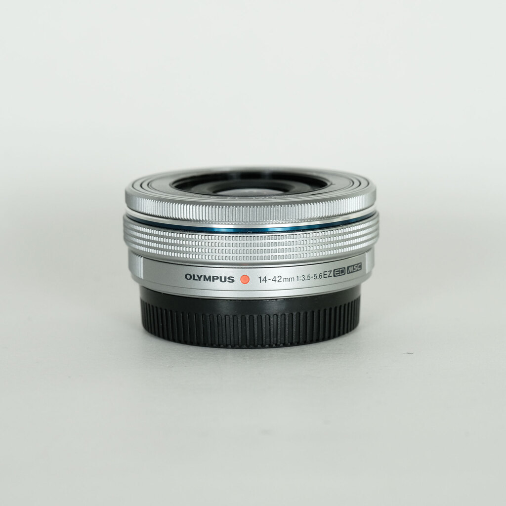 OLYMPUS M.ZUIKO DIGITAL ED 14-42mm F3.5-5.6 EZ シルバー