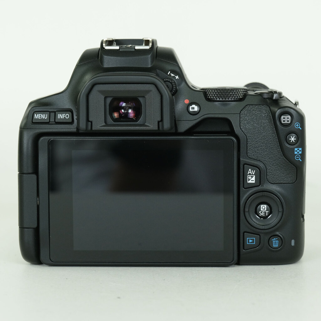 Canon EOS Kiss X10