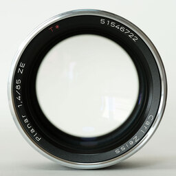 Carl Zeiss Planar T* 85mm F1.4 ZE [キヤノンEF用]